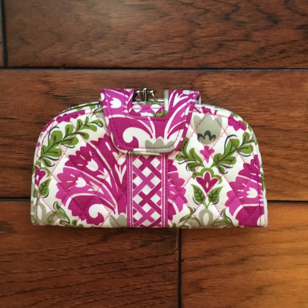 Vera Bradley Kiss ‘N Snap Clutch Julep Tulip
